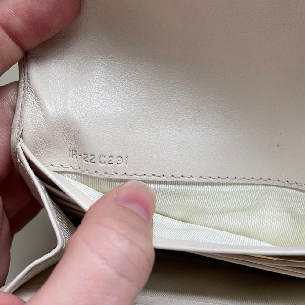 Salvatore Ferragamo wallet - Picture 6 of 16